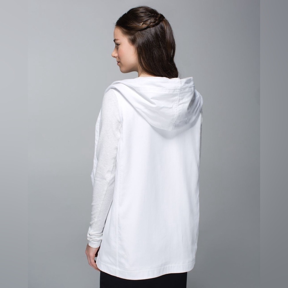 Lululemon Blissed Out Wrap in White / Heathered White • size 6 - Picture 2 of 14